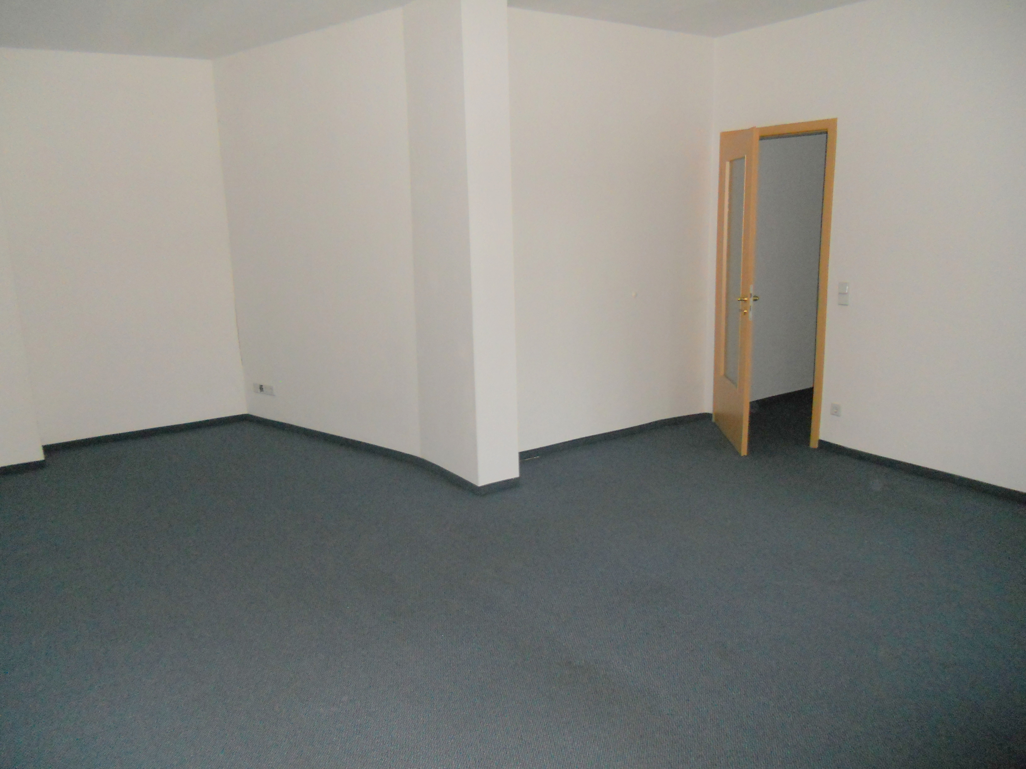 Eil. W4, Wohnz., mit altem Fußboden 5